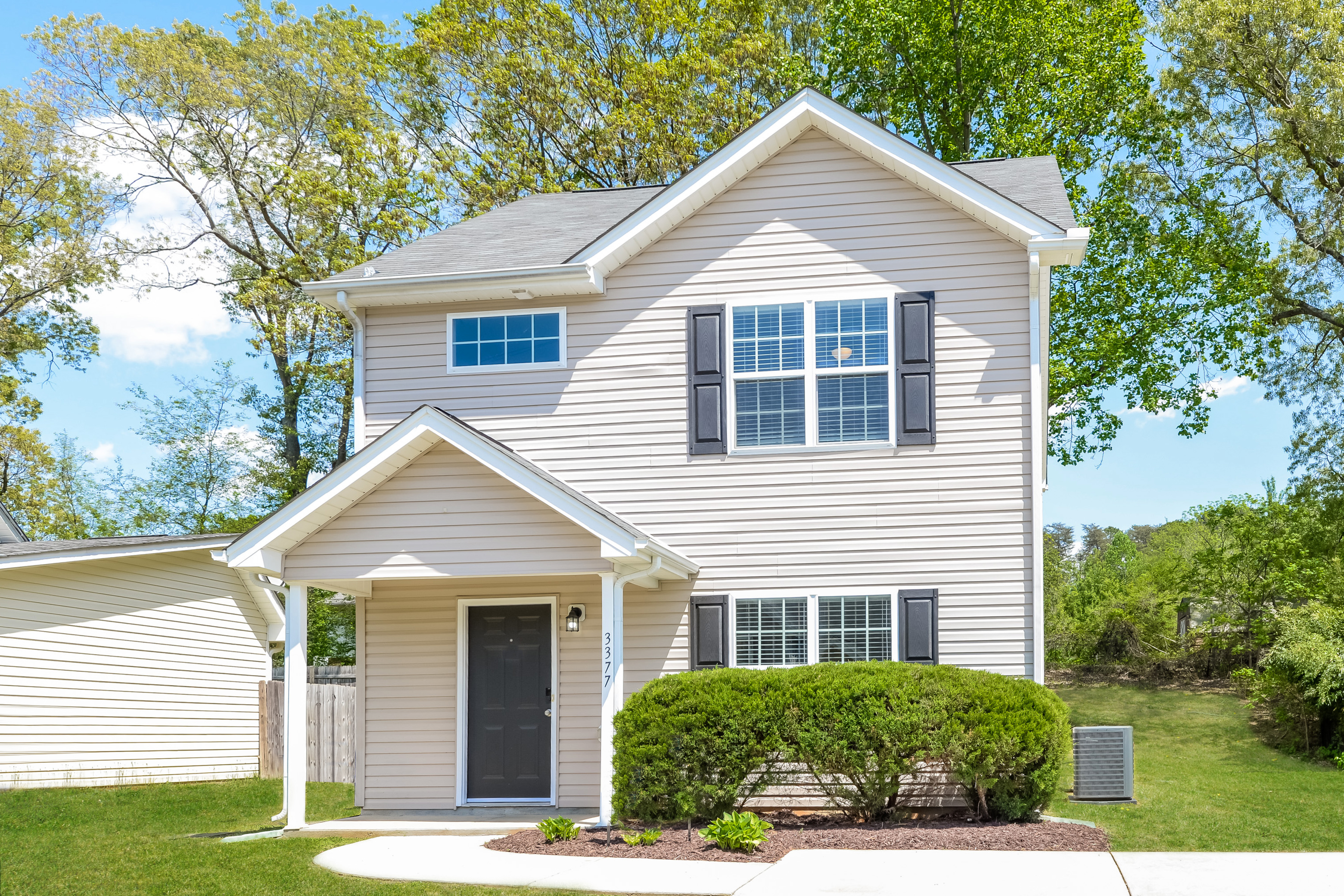 3377 TINLEY PARK DR Winston-Salem, NC 27107